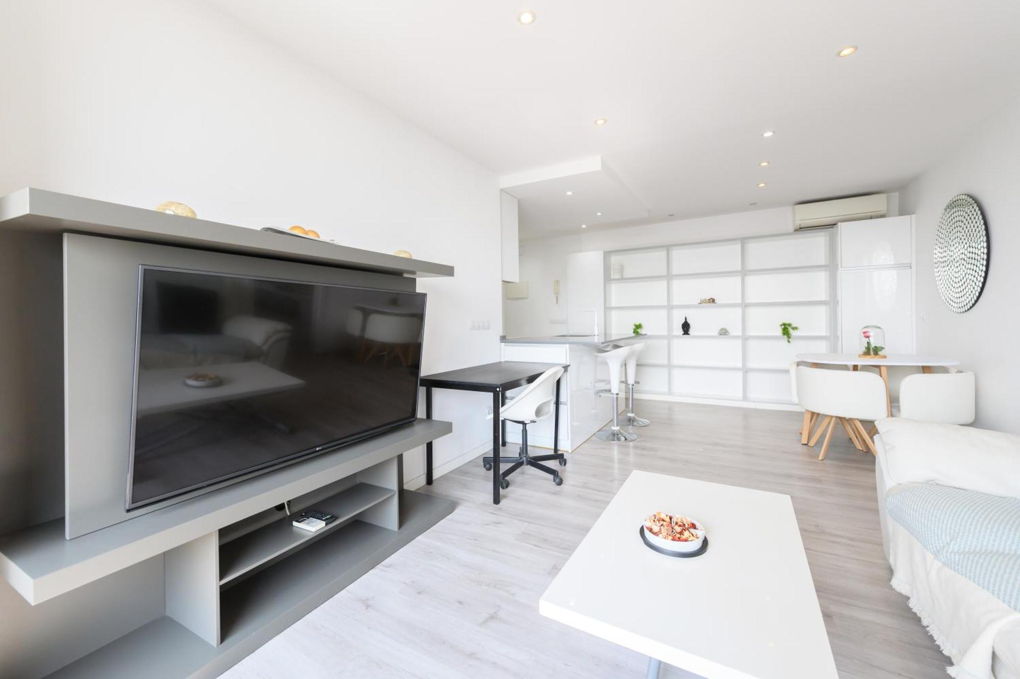 Perfect Getaway In 1-bedroom Temporary Mpi27613 Madrid