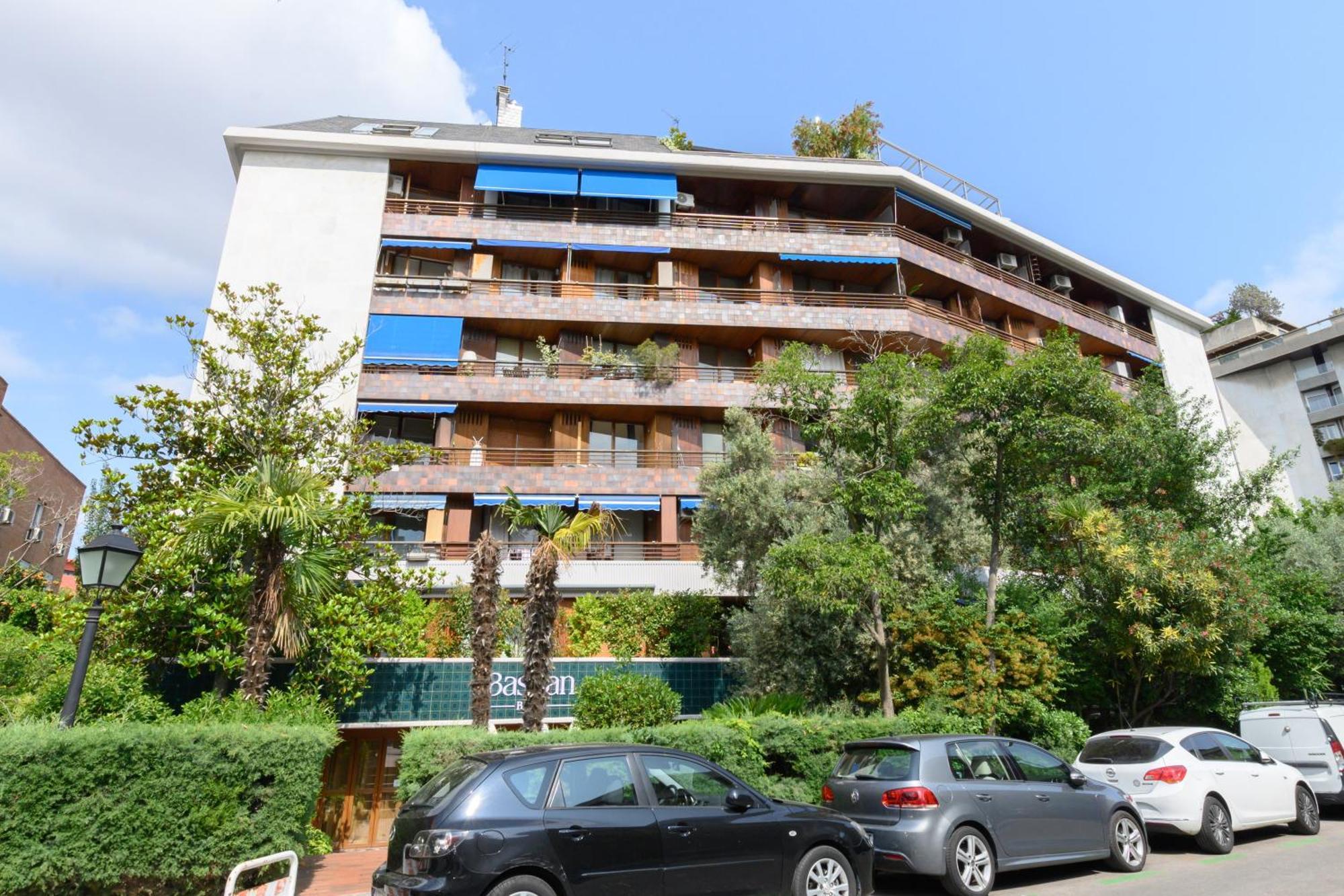 Perfect Getaway In 1-bedroom Temporary Mpi27613