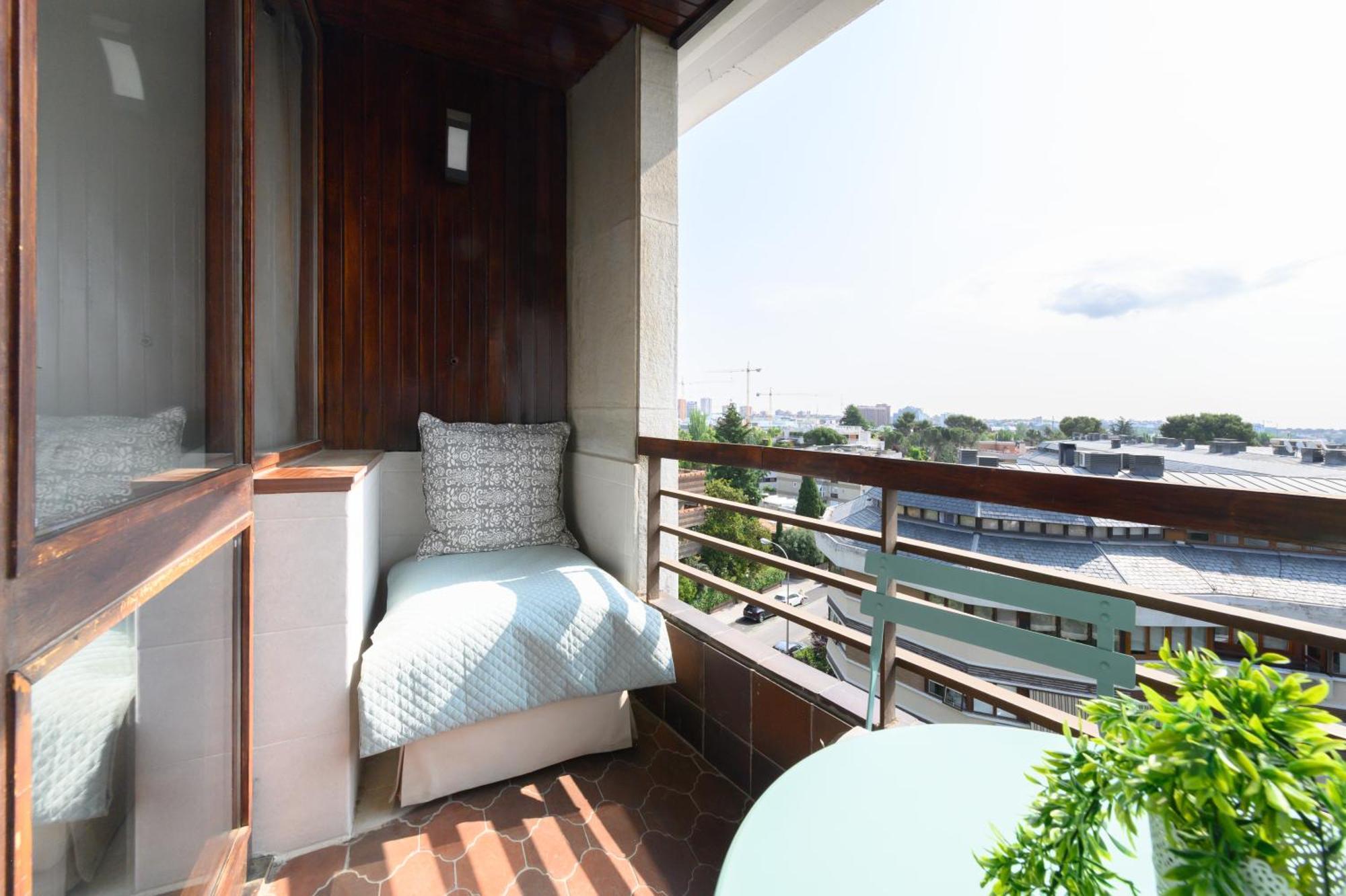 Perfect Getaway In 1-bedroom Temporary Mpi27613