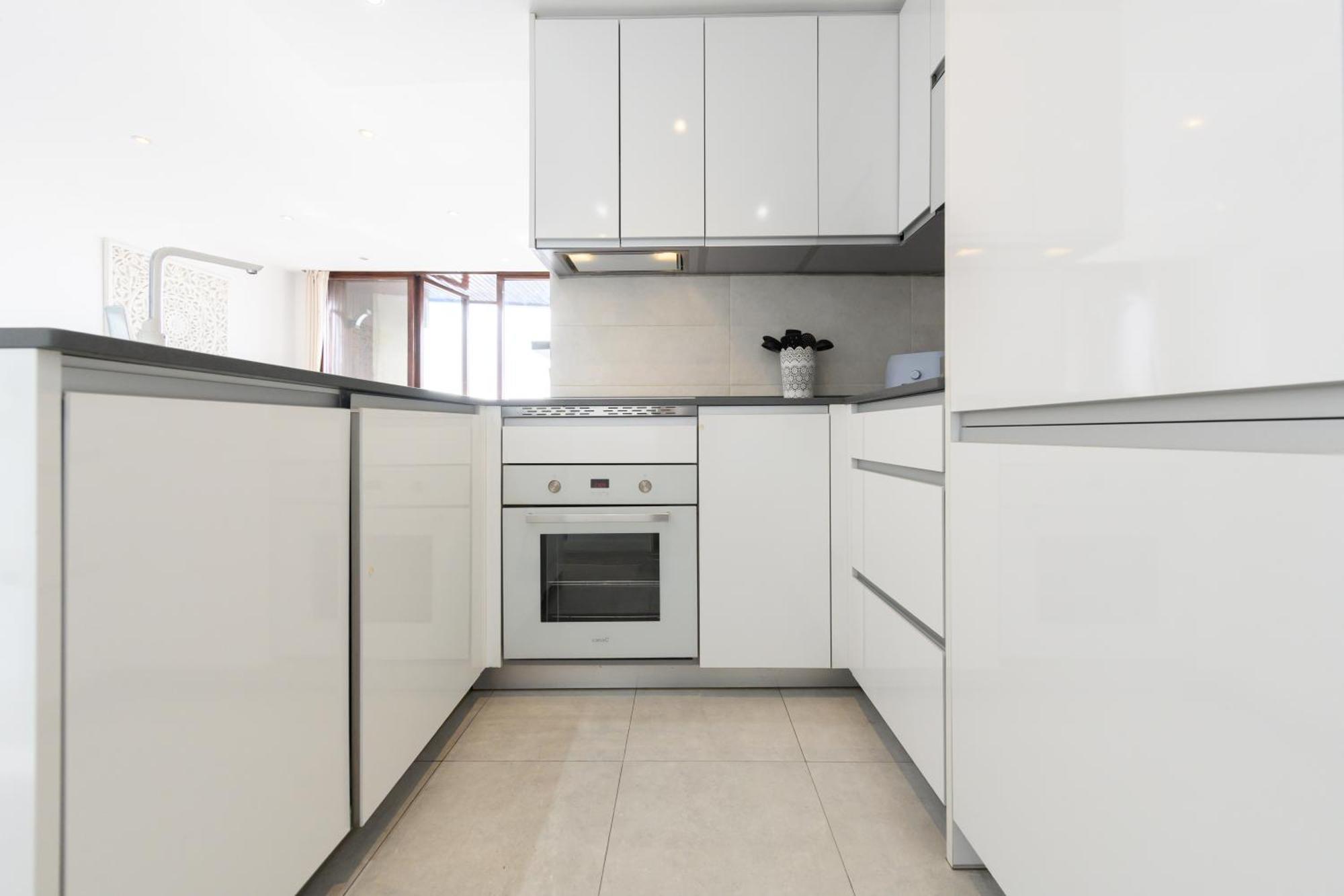 Perfect Getaway In 1-bedroom Temporary Mpi27613 Madrid